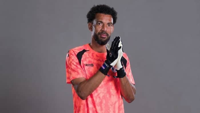 Who is Vozinha? 40-year-old star player whose social media EXPLODED after…