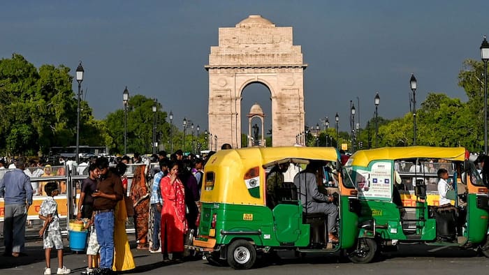 Delhi Weather Today: Will it rain by afternoon? Maximum temperature to remain below normal, Wind speed likely to reach 25 kmph; Check IMD forecast