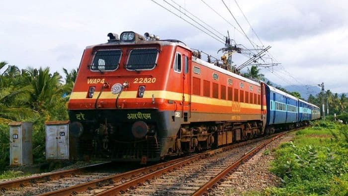 Indian Railways luggage rules, train luggage limit, confirmed ticket luggage