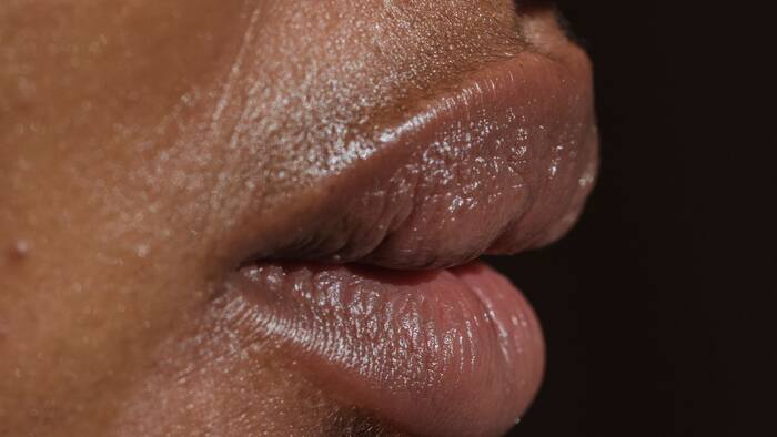 How to make dark lips pink and soft