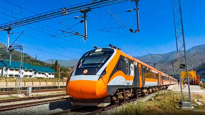 Bengaluru-Mumbai Vande Bharat sleeper set to cut 24-hour journey to under 16