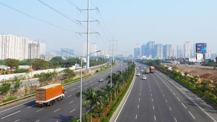 Lucknow Kanpur Expressway  8