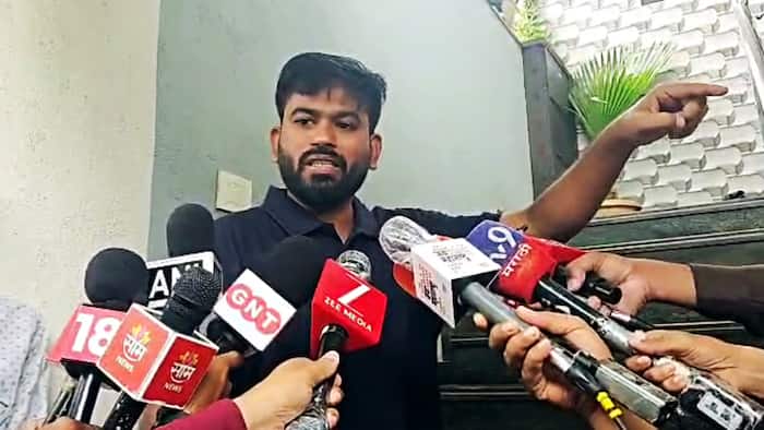 BJP, CJP, Abhijeet Dipke, saffron party, Mumbai, Cockroach Janata Party, Rashtriya Swayamsevak Sangh, RSS, Chhatrapati Sambhaji Nagar, Amit Shah