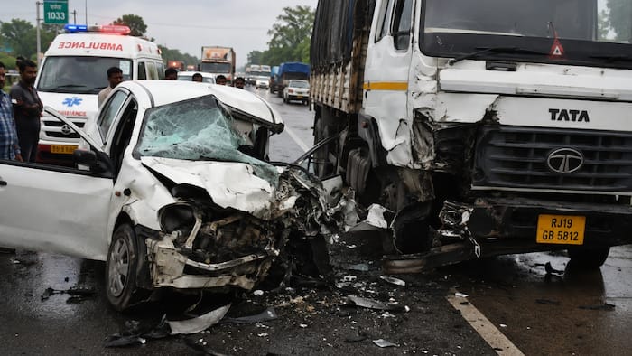 poor road conditions, road accidents, accidents, speeding, drunk driving, Ministry of Road Transport and Highways, MoRTH, potholes, road safety, traffic rules, Road Accidents in India-2024, national highways