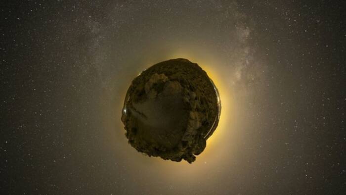Quasi Moon  1