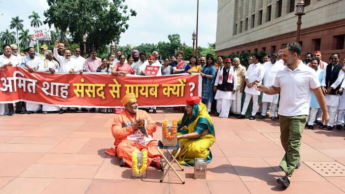 Rahul Gandhi joins Pappu Yadav's satirical 'chanda theft' skit in Parliament over Ram Temple donations embezzlement | Video