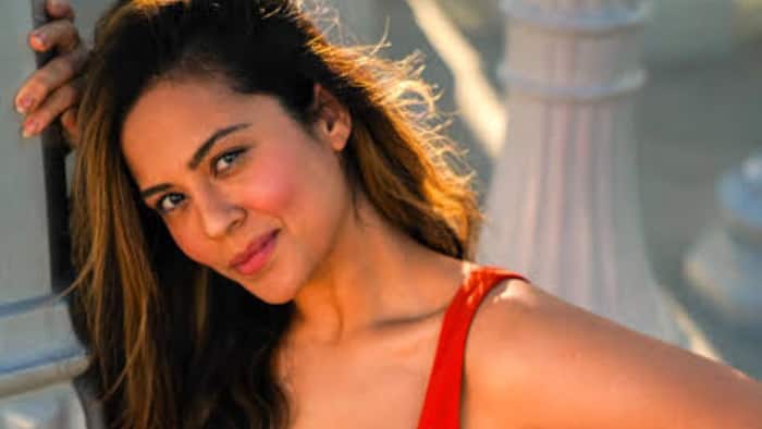 Sana Saeed says she battled bulimia for years: Here's what the eating disorder is all about