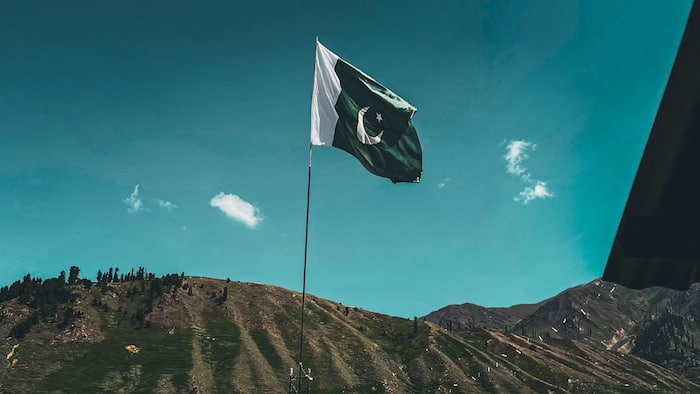 Pakistan begging money  2