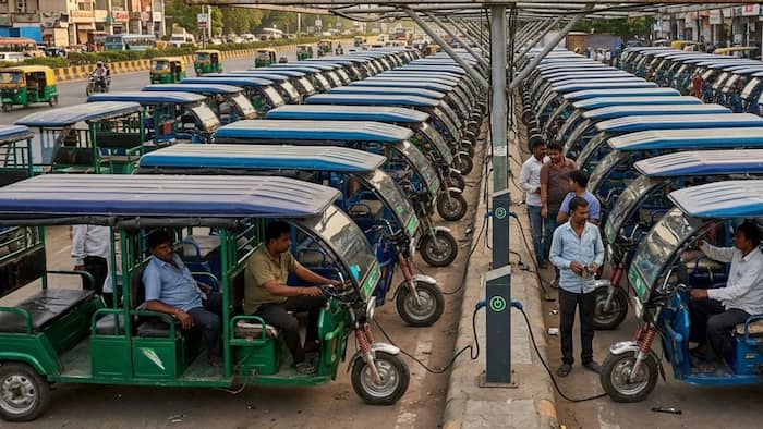 What is the viral BAT-BMS Bluetooth app? How is it stopping Delhi e-rickshaws mid-road and causing daily wage losses