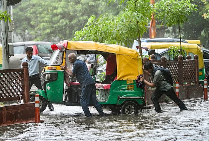 IMD weather forecast August 14: Widespread rain to continue lashing Delhi-NCR, UP & hill states till August 19; Check full region-wise details