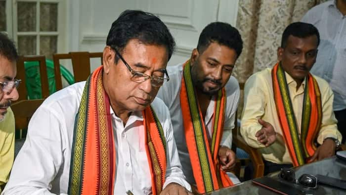 Netaji Row: Bengal govt revokes Banga Bibhushan Award given to BJP MP Ananta Maharaj