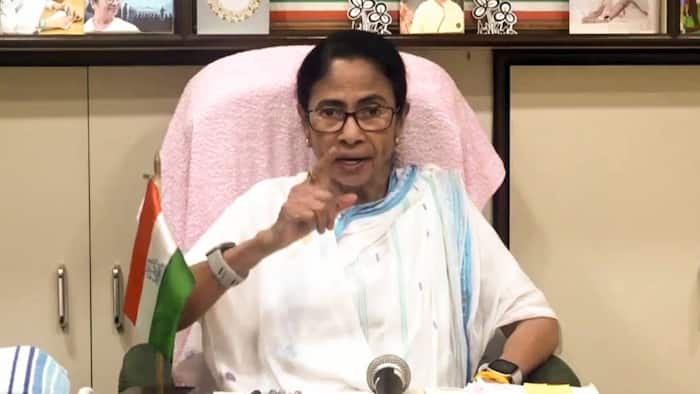 ‘Falsely accused, repeatedly maligned’: Mamata Banerjee condoles demise of former deputy speaker Asish Banerjee