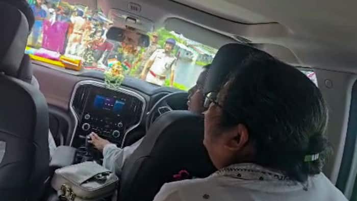 'Stones, shoes thrown at my car': Mamata Banerjee alleges attack on convoy near Kolkata