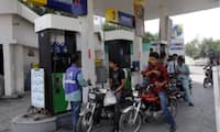 Big worry for Pakistanis as Petroleum dealers announce closure of petrol pumps from August 15