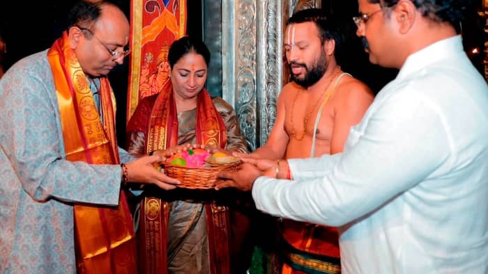 Delhi CM Rekha Gupta, Sri Lakshmi Narayani Temple, Vellore, Goddess Lakshmi, Delhi Chief Minister, Rekha Gupta, Tamil Nadu, Varalakshmi Vratam