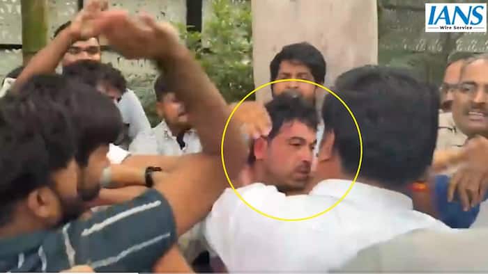 Pappu Yadav, Delhi, New Delhi, Purnia, Bihar, slipper, Parliament, Lucknow, Brij Bhushan Tiwari, Champat Rai