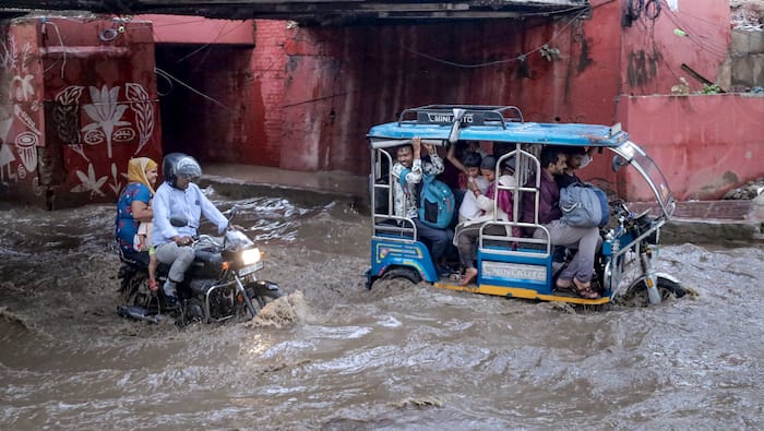 Maharashtra Weather Update: Mumbai, Pune, Thane, Nagpur, Satara, Sangli, Nashik likely to witness heavy rains, IMD issues alert