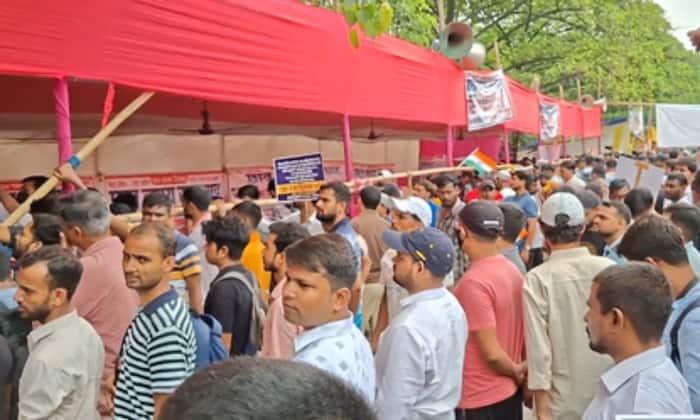 Another student protest starts as Student Justice Satyagraha begins in Patna, demanding TRE-4 notification