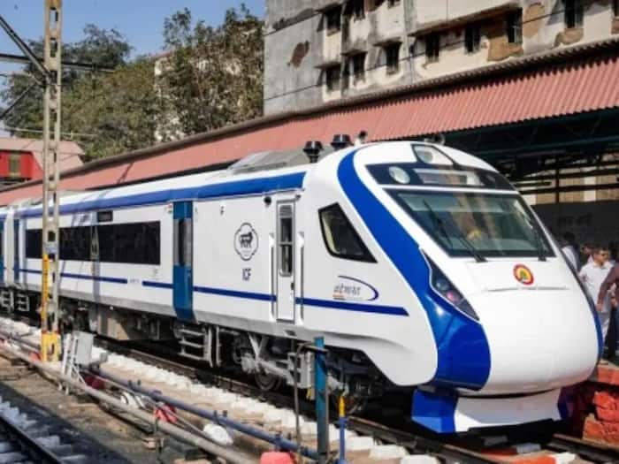 41 minutes of chaos: Screams, panic on Ranchi-Patna Vande Bharat Express after massive collision with tractor