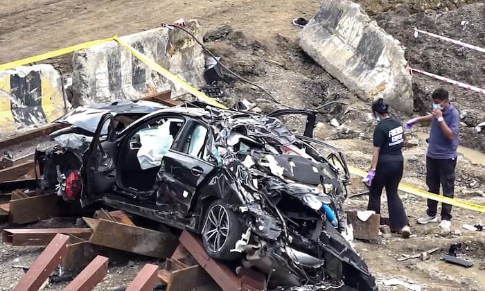 Mumbai BMW Accident: Three killed, one injured as speeding BMW crashes on Coastal Road in financial capital | Watch