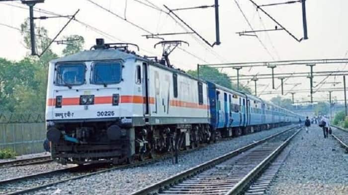 Veerangana Laxmibai Jhansi-Agra Cantt Express to now run till Mathura with 4 additional stoppages | Check details