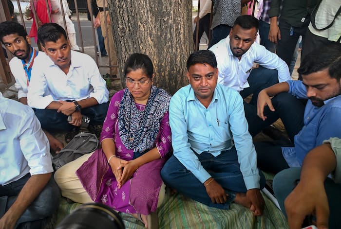 IIT Bombay student death: Parents of demand professor's arrest, faster probe at Azad Maidan protest