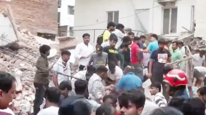 delhi building collapse