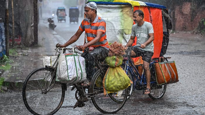 Delhi-NCR weather: Post-monsoon rain to lash capital city over next 3 days, temp to dip, thunderstorms, gusty winds expected; IMD issues warning