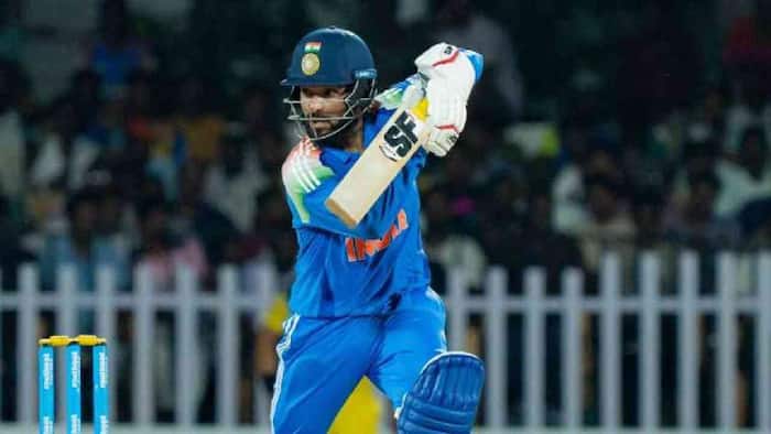 Australia defeat India by 69 runs