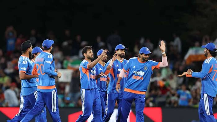 Bhuvneshwar Kumar takes a wicket for India after four years in the second T20I vs NZ