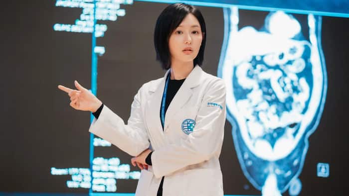 Doctor X Mafia In White Episode 2 review: Kim Ji-won performs two risky surgeries but ending hints at a dark secret