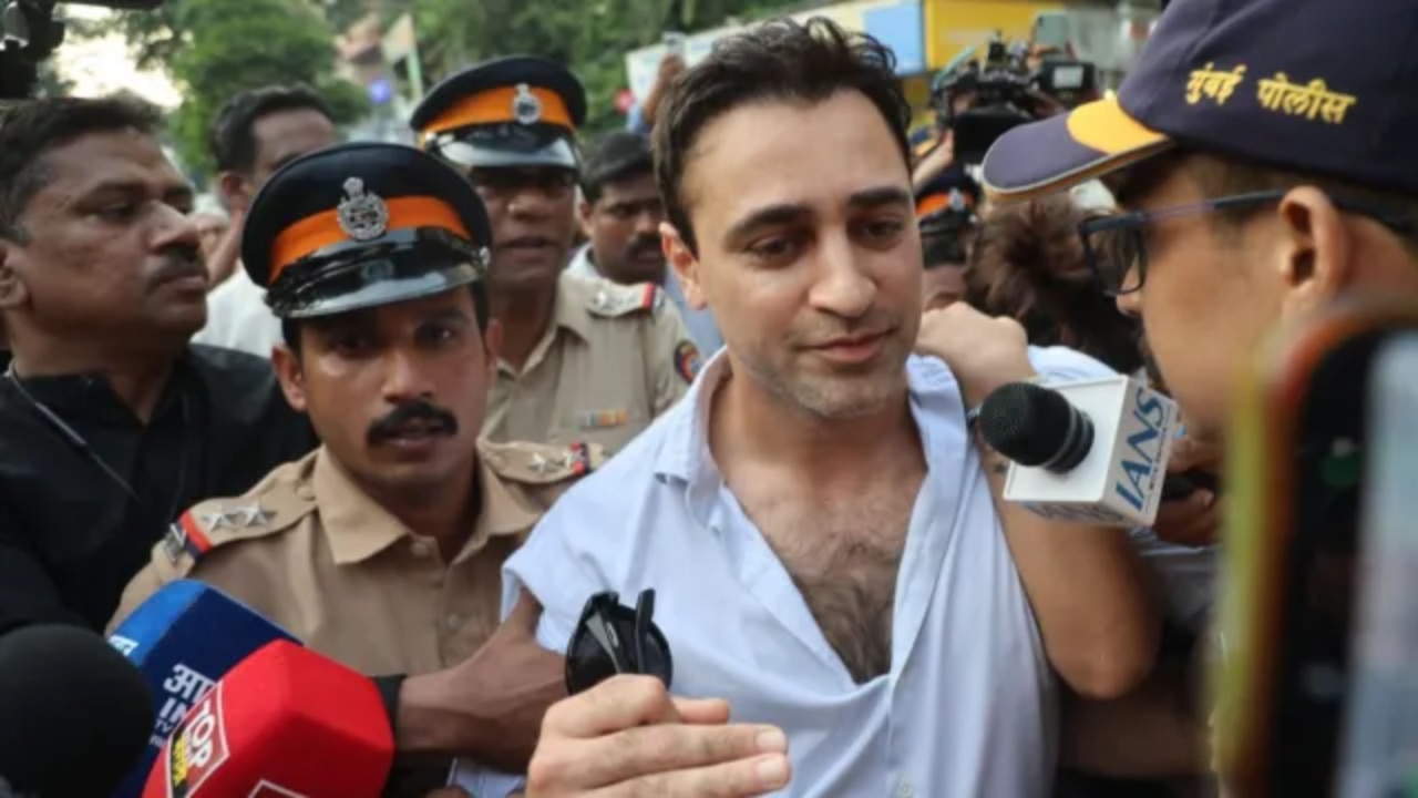 Schauspieler Imran Khan will beim Bombay High Court gegen die Aufforderung ...