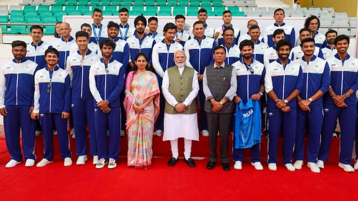 PM Narendra Modi with India cricket team