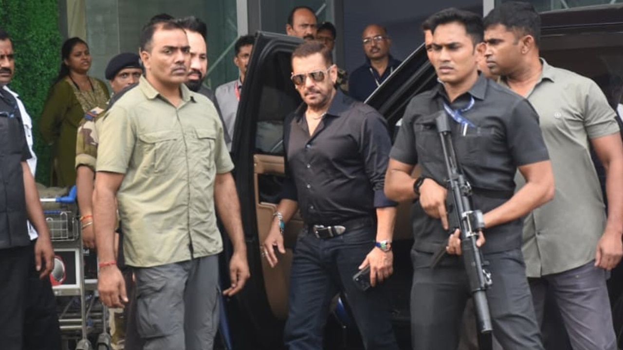 Salman Khan arrives at Mumbai airport under heavy security after Tiger ...
