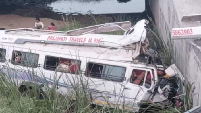 4 killed, several injured as mini-bus falls into water-filled drain on Delhi-Mumbai Expressway in Rajasthan's Kota