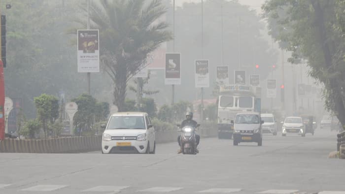 Delhi weather update: Cool morning, clear skies but air pollution may worsen; Check IMD forecast