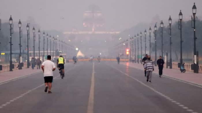 Delhi-NCR weather: Monsoon withdraws completely, daytime heat continues as mornings, evenings turn cooler; Check IMD forecasts for coming days