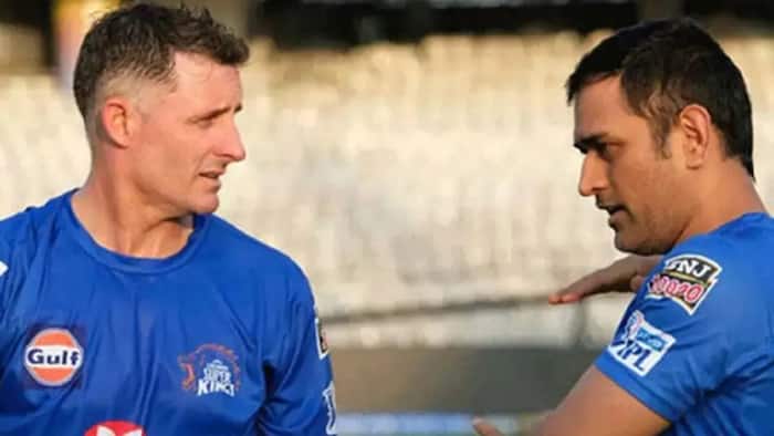 michael hussey and ms dhoni